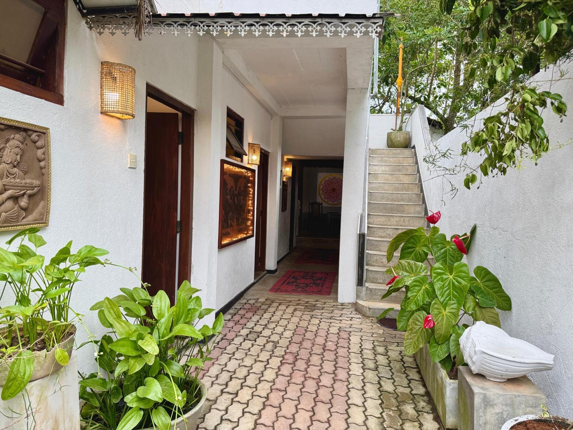 Swastha Ayurveda Villa Hikkaduwa Exterior photo